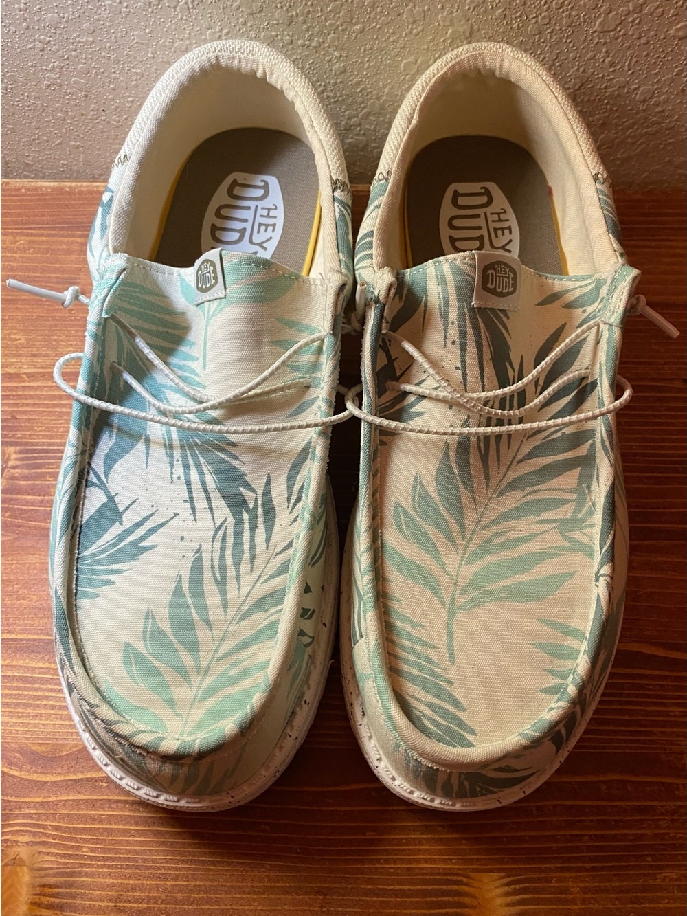 HEY DUDE WALLY FUNK PSYCH PALM
LIGHT GREY/CELADON GREEN - Picture 2 of 7
